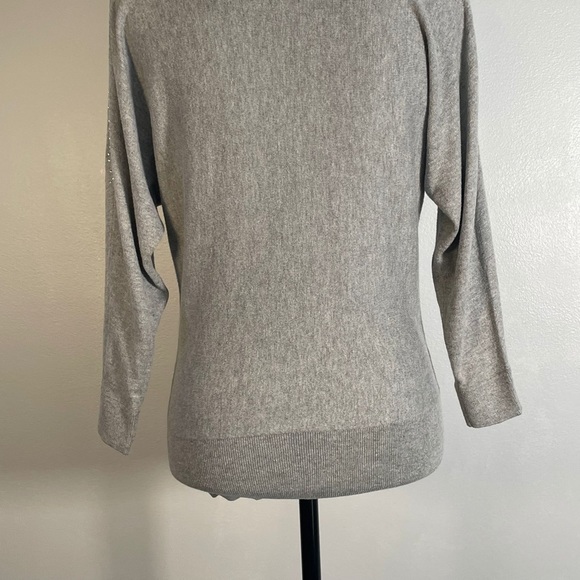 Loft Ash Gray Round Neck Clear Gemstone Cold Shoulder Long Sleeve Sweater XS - Picture 9 of 14